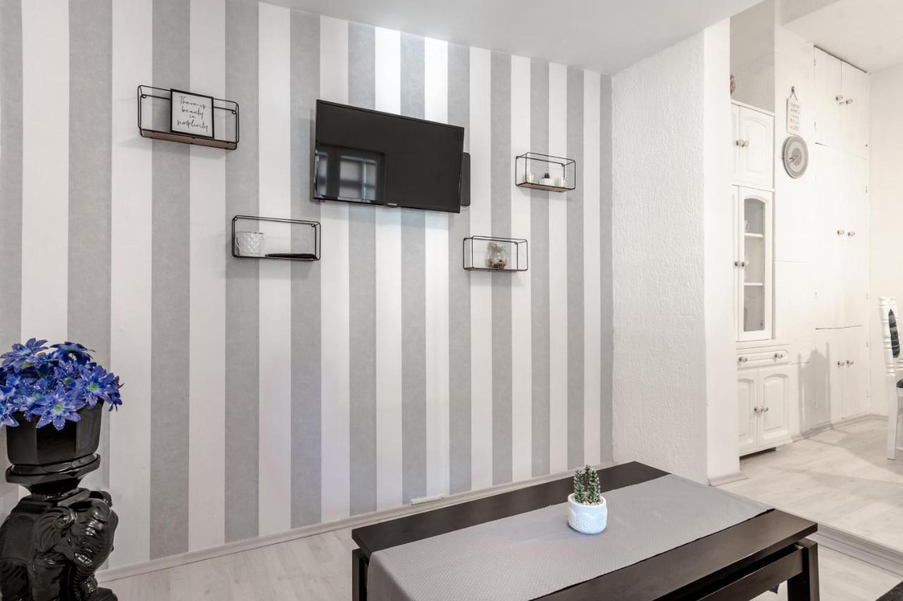 Heavenly Corner Apartment Split Exterior photo